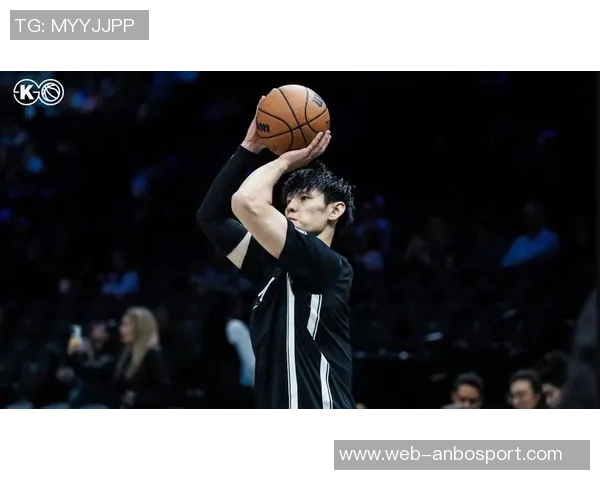 蔡老板昨晚与曾凡博击掌鼓励并嘱咐教练多给予他上场机会 蔡老板昨晚与曾凡博击掌鼓励并嘱咐教练多给予他上场机会