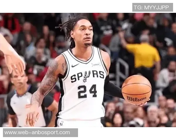 瓦塞尔表现出色8投4中贡献10分3篮板4助攻正负值高达25全场最佳