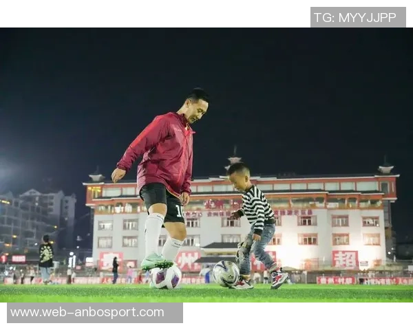 踢球背后的故事纳因戈兰母亲独自抚养五子艰辛历程