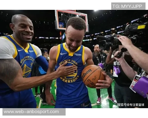 库里强调面对高大球队应加强内线进攻转移外线配合策略