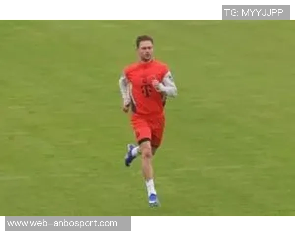 基米希雪中独自训练缺席科隆战预计将迅速恢复合练状态