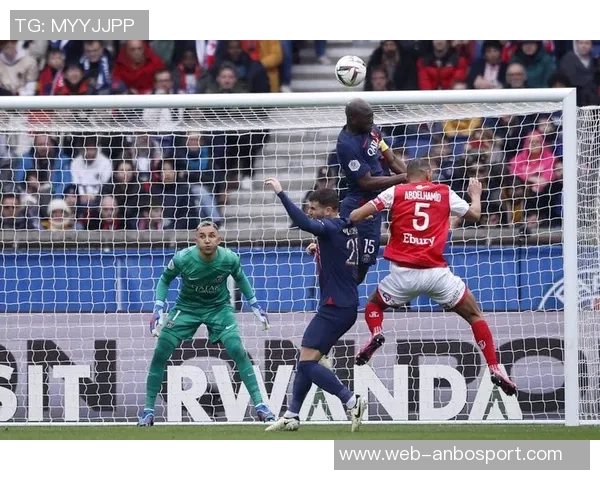 巴黎圣日耳曼状态下滑本赛季法甲已遭遇两场失利与往年形成鲜明对比